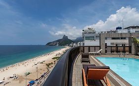 Apartamento Moderno em Prédio à Beira-mar na Praia de Ipanema